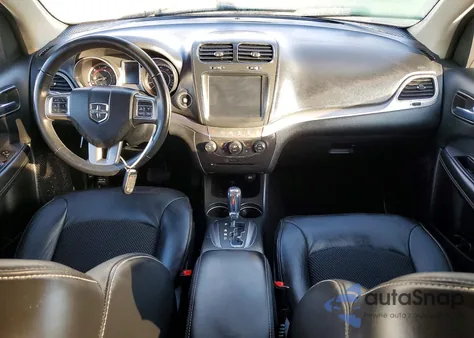 2018 Dodge Journey Crossroad z USA, uszkodzony, nr VIN 3C4PDCGBXJT252063